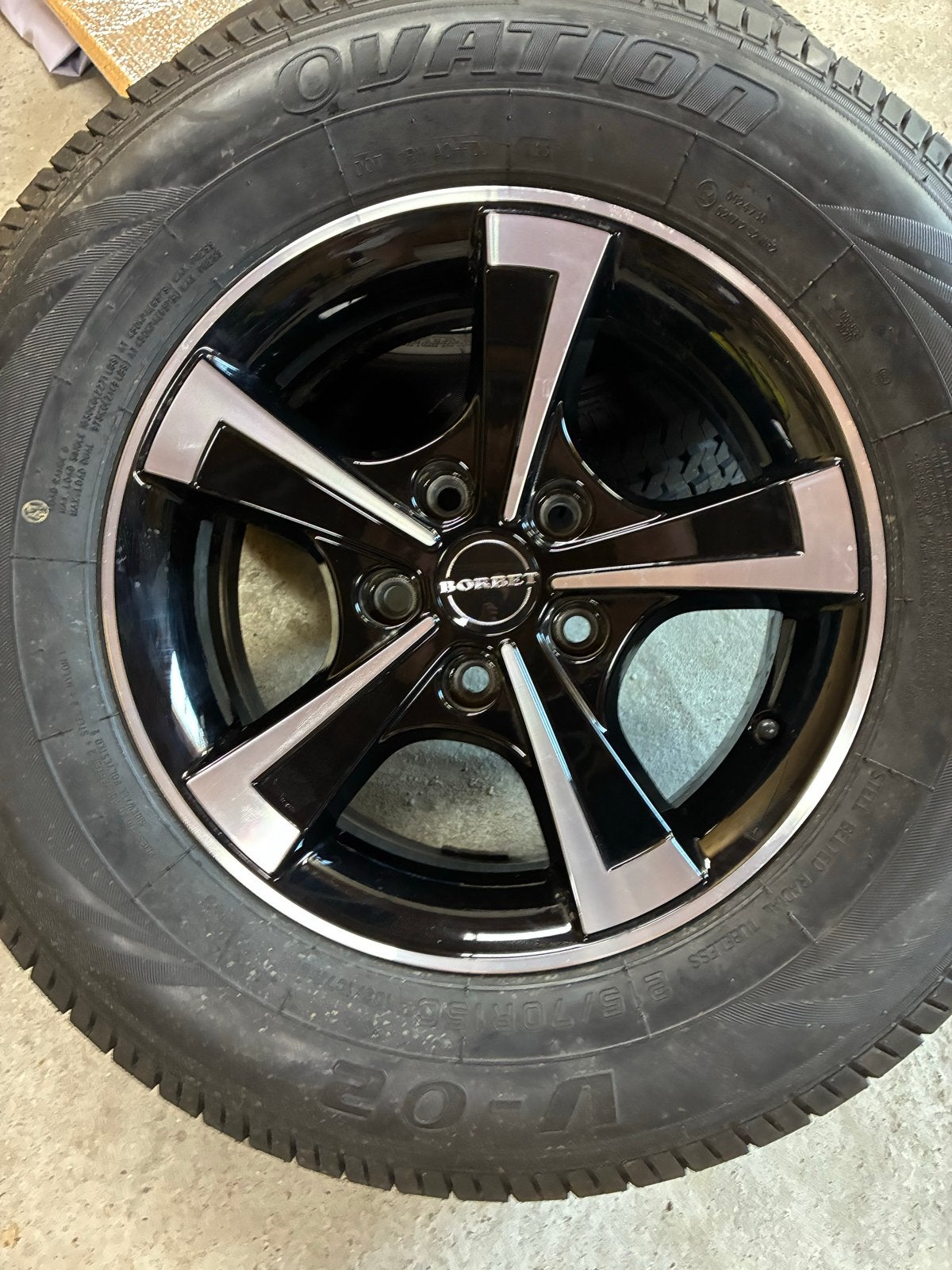 Borbet Velgen 15 inch met nieuwe Ovation V-02VAN banden, Ophalen, Nieuw
