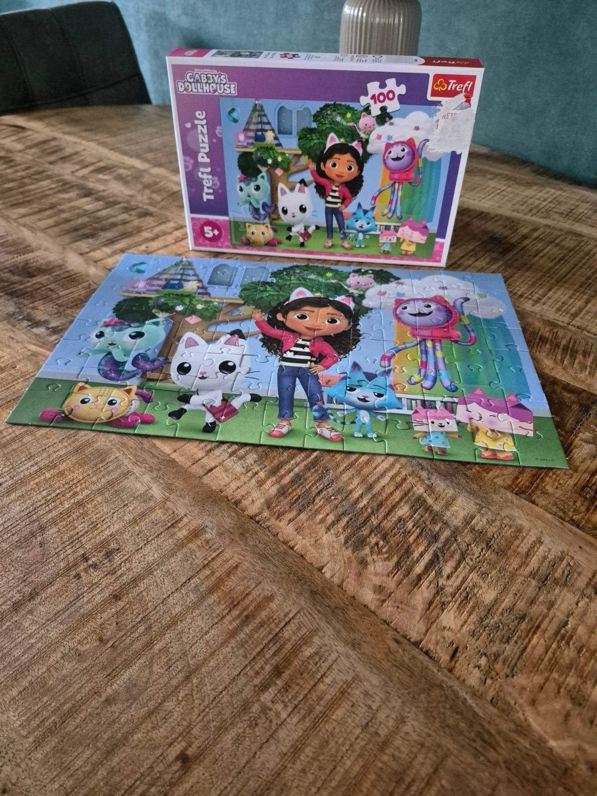 Gabby's Dollhouse puzzel 100 stukjes - beschadigde doos, Ophalen of Verzenden, Meer dan 50 stukjes, Gebruikt, 4 tot 6 jaar