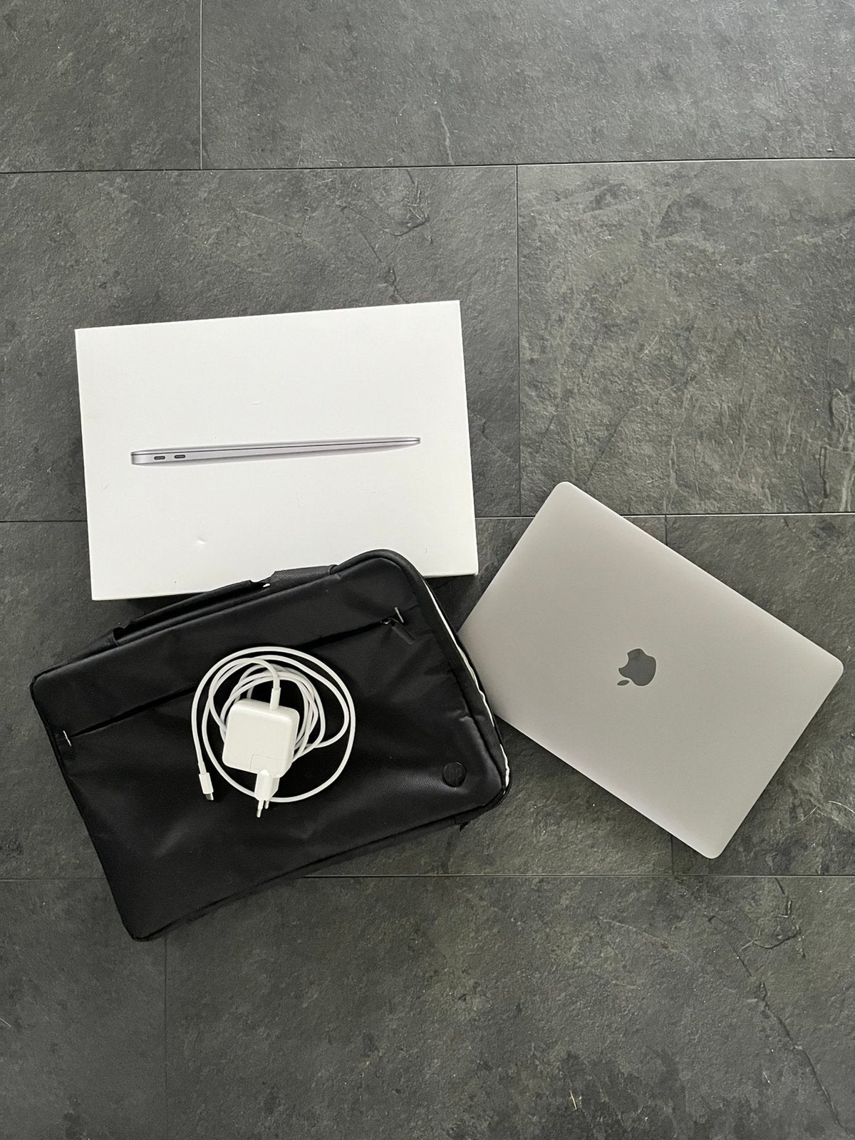 Macbook air 13 inch (2020), Ophalen, 13 inch, Minder dan 2 Ghz, Zo goed als nieuw