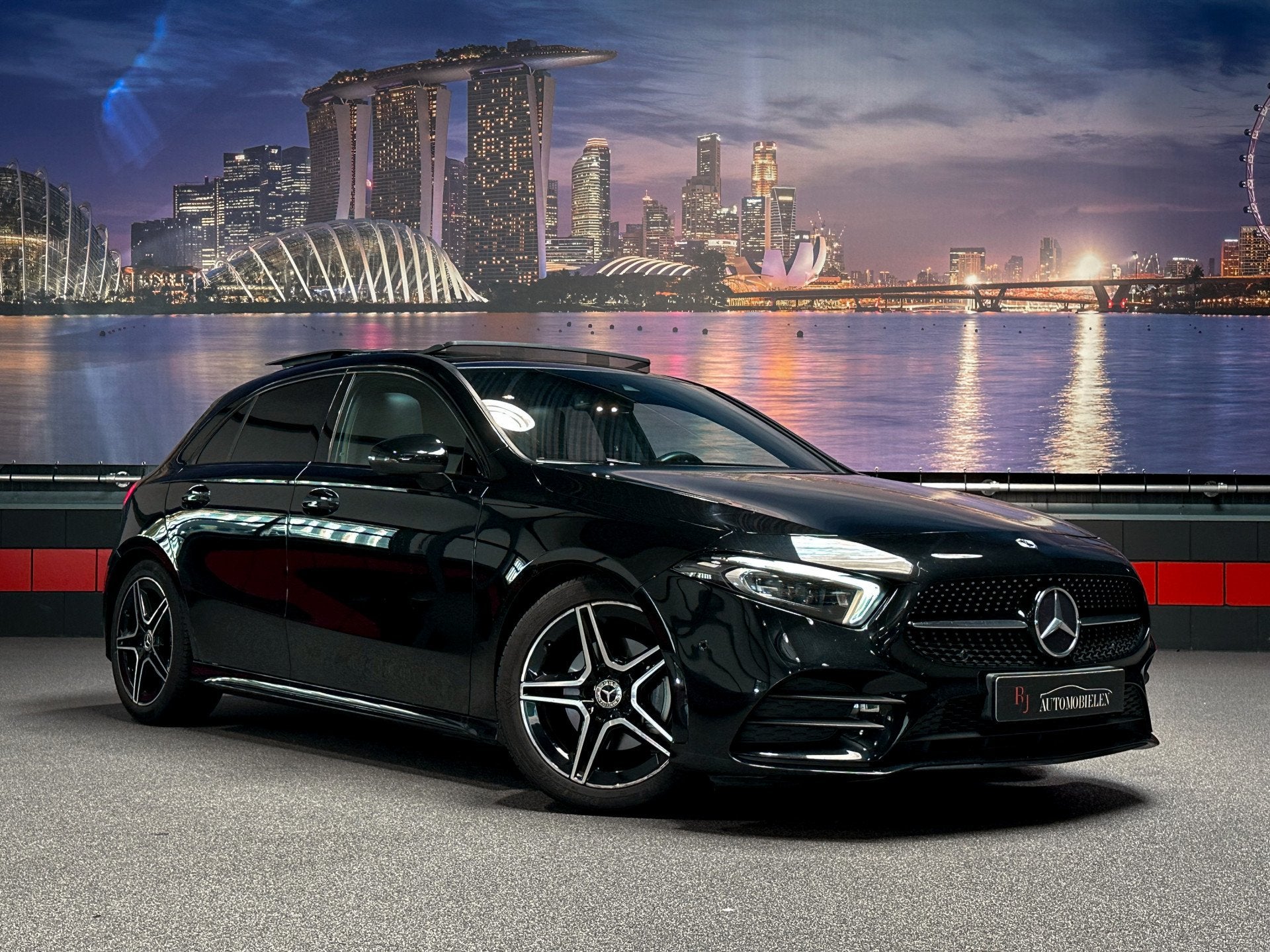 Mercedes-Benz A-Klasse A200 AMG Memory|Multibeam|Panorama|Sf, Auto's, Gebruikt, 4 cilinders, Zwart, Origineel Nederlands