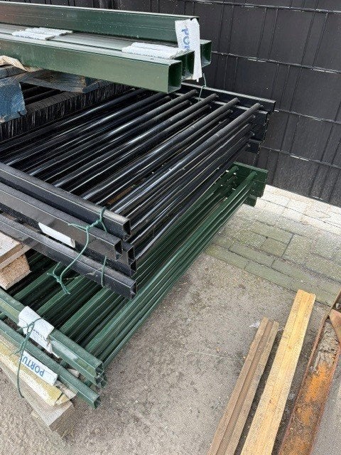 spijlen vakken, Ophalen, Zo goed als nieuw, IJzer, Spijlenhekwerk