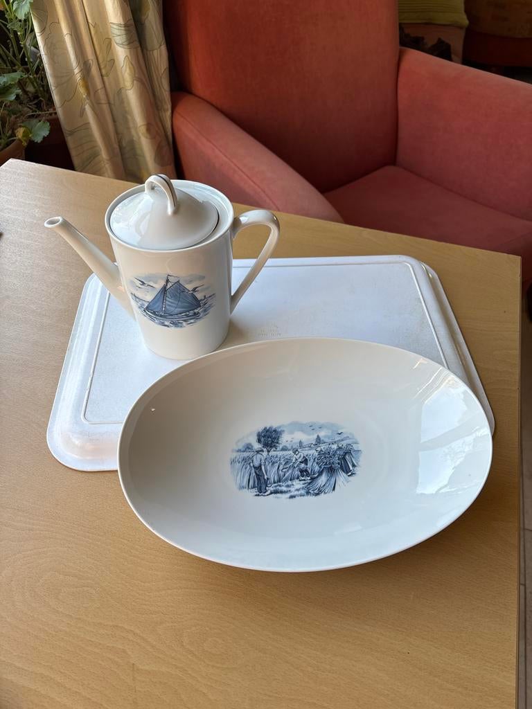Broodschaal en theepot Seltmann Weiden Bavaria, Antiek en Kunst, Antiek | Porselein, Ophalen of Verzenden