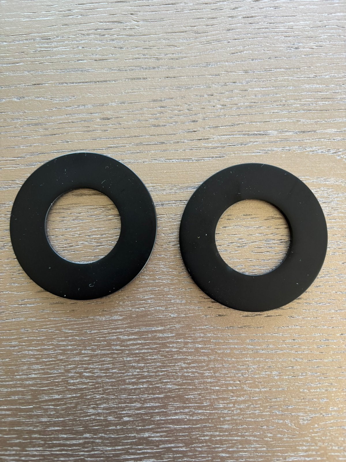 2x rozet zwart nieuw pvd, Ophalen of Verzenden, Nieuw, Overige materialen, Oor- of Traguspiercing