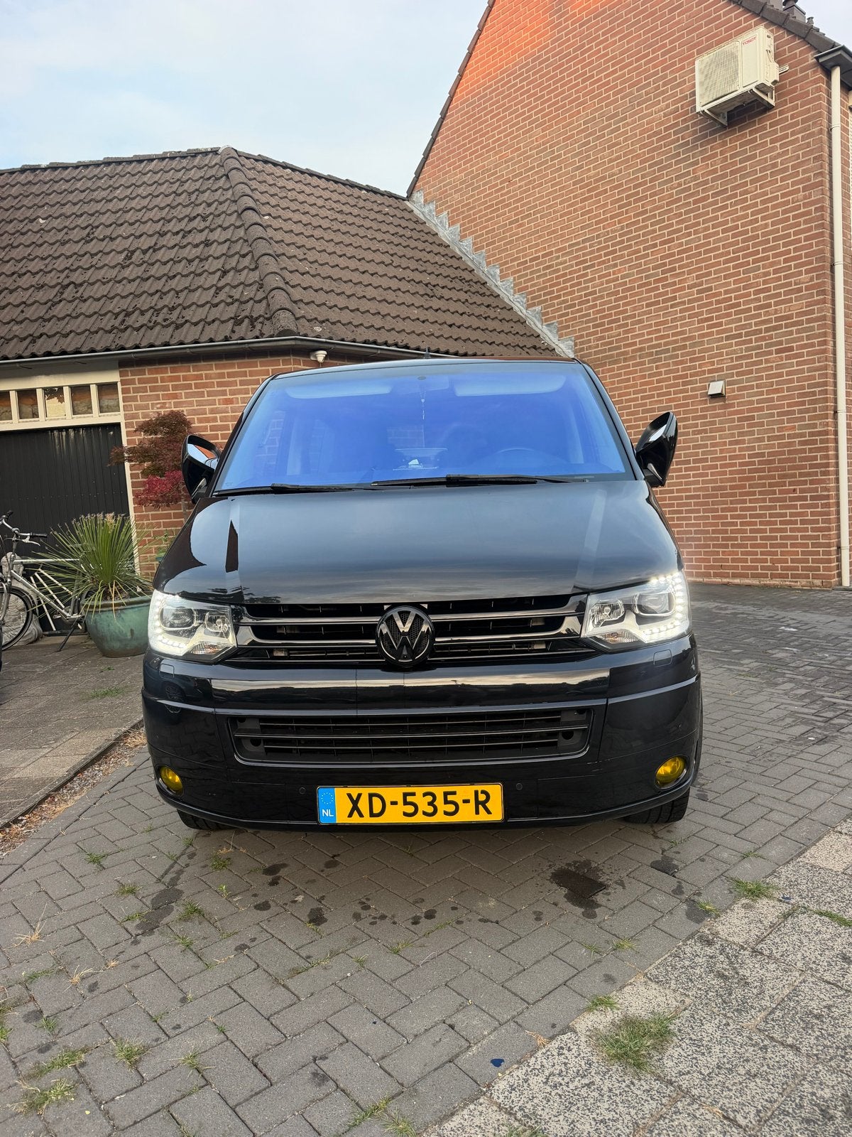 Volkswagen 2006 Zwart, Auto's, Volkswagen, Voorwielaandrijving, 2500 kg, Zwart, Bi-Xenon koplampen