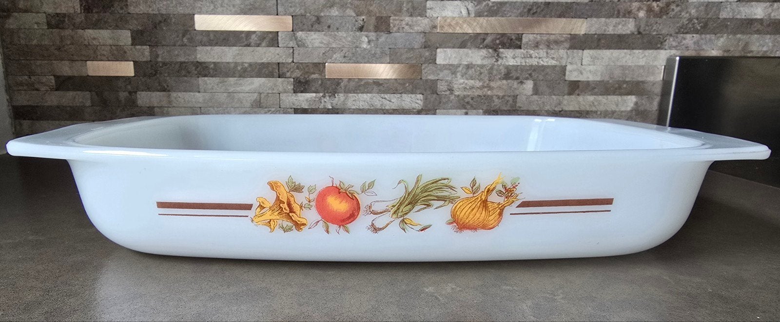 Vintage Arcopal ovenschaal met groentedecor, Ophalen of Verzenden, Huis en Inrichting