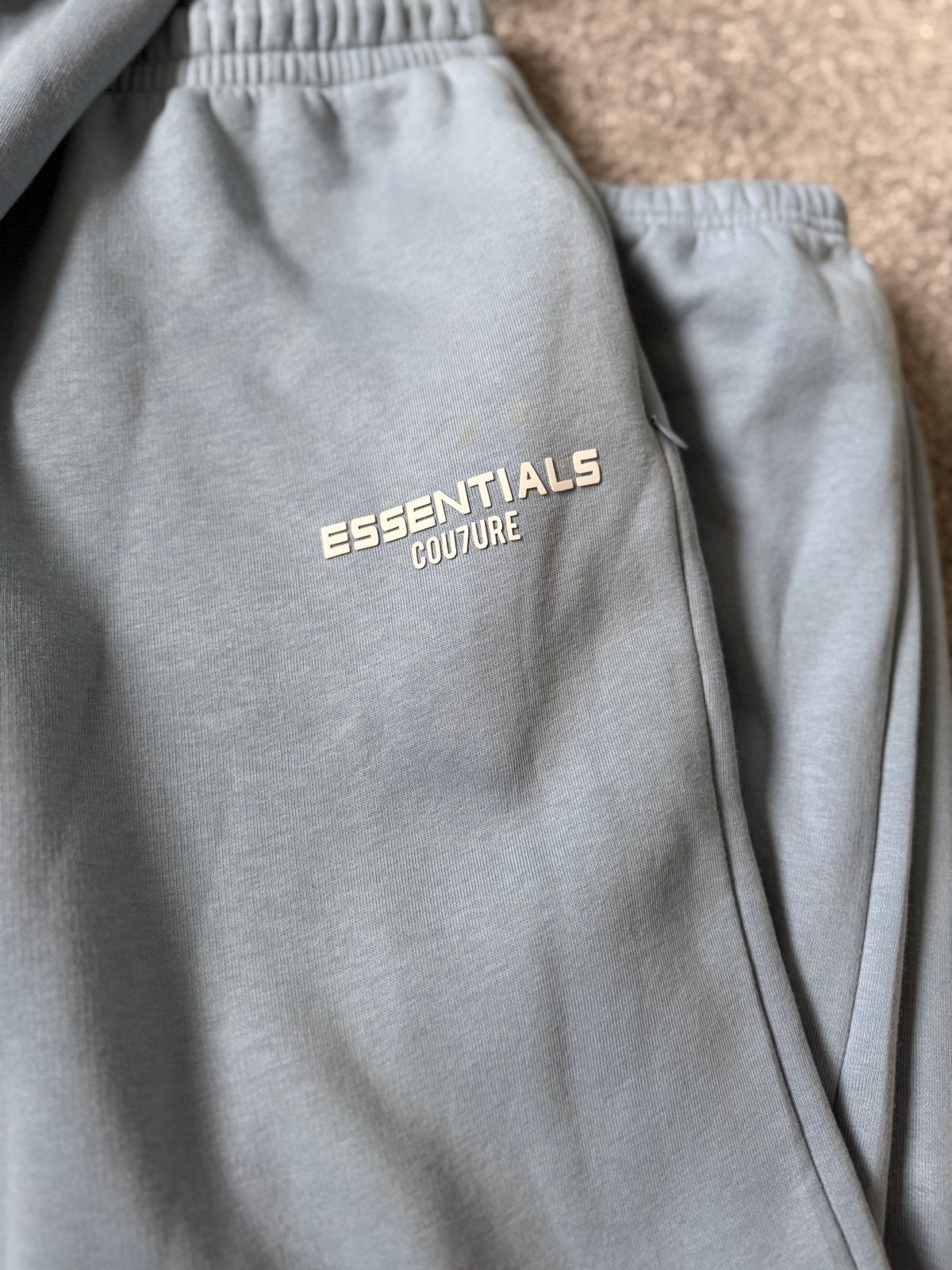Foto 5 van Essentials Cou7ure lichtblauw trainingspak maat L