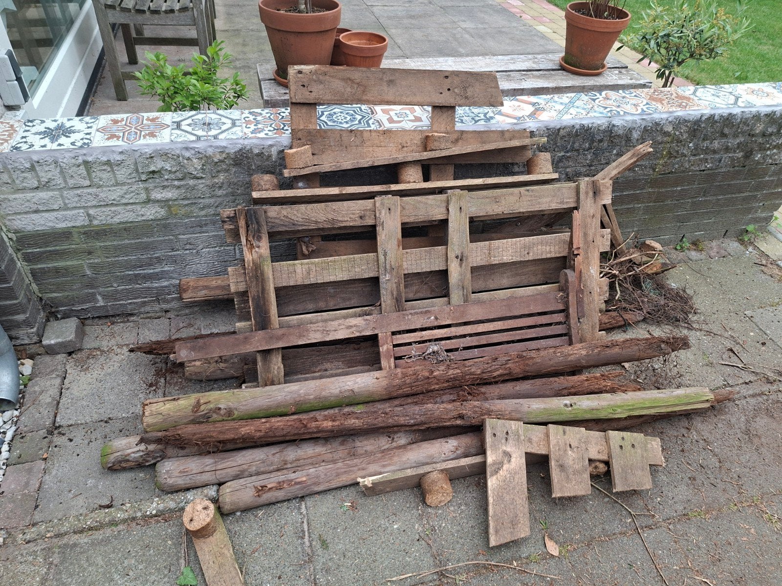 Gratis rest- of stookhout, Doe-het-zelf en Verbouw, Hout en Planken, Ophalen, Gebruikt, Overige typen, 50 mm of meer