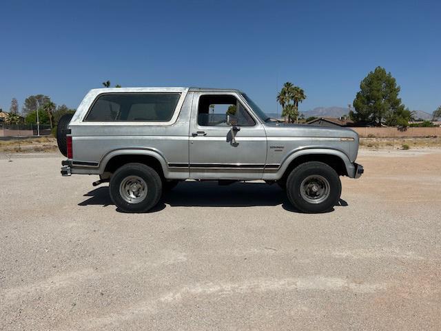 Ford Bronco XLT (bj 1986, automaat), Automaat, Bedrijf, Zilver of Grijs, 5 stoelen