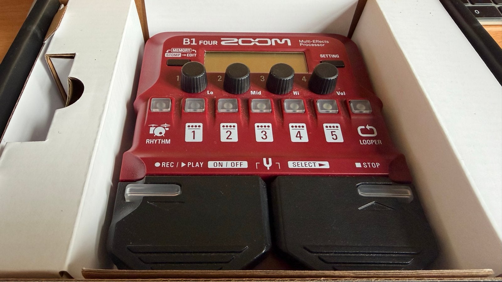 Zoom B1 Four basgitaar multi-effect processor, Muziek en Instrumenten, Effecten, Zo goed als nieuw, Multi-effect, Ophalen of Verzenden