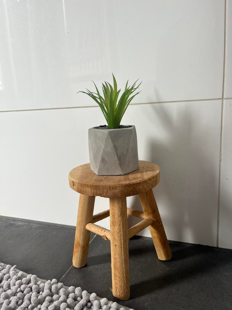 Wooden stool, Ophalen, Zo goed als nieuw, Hout