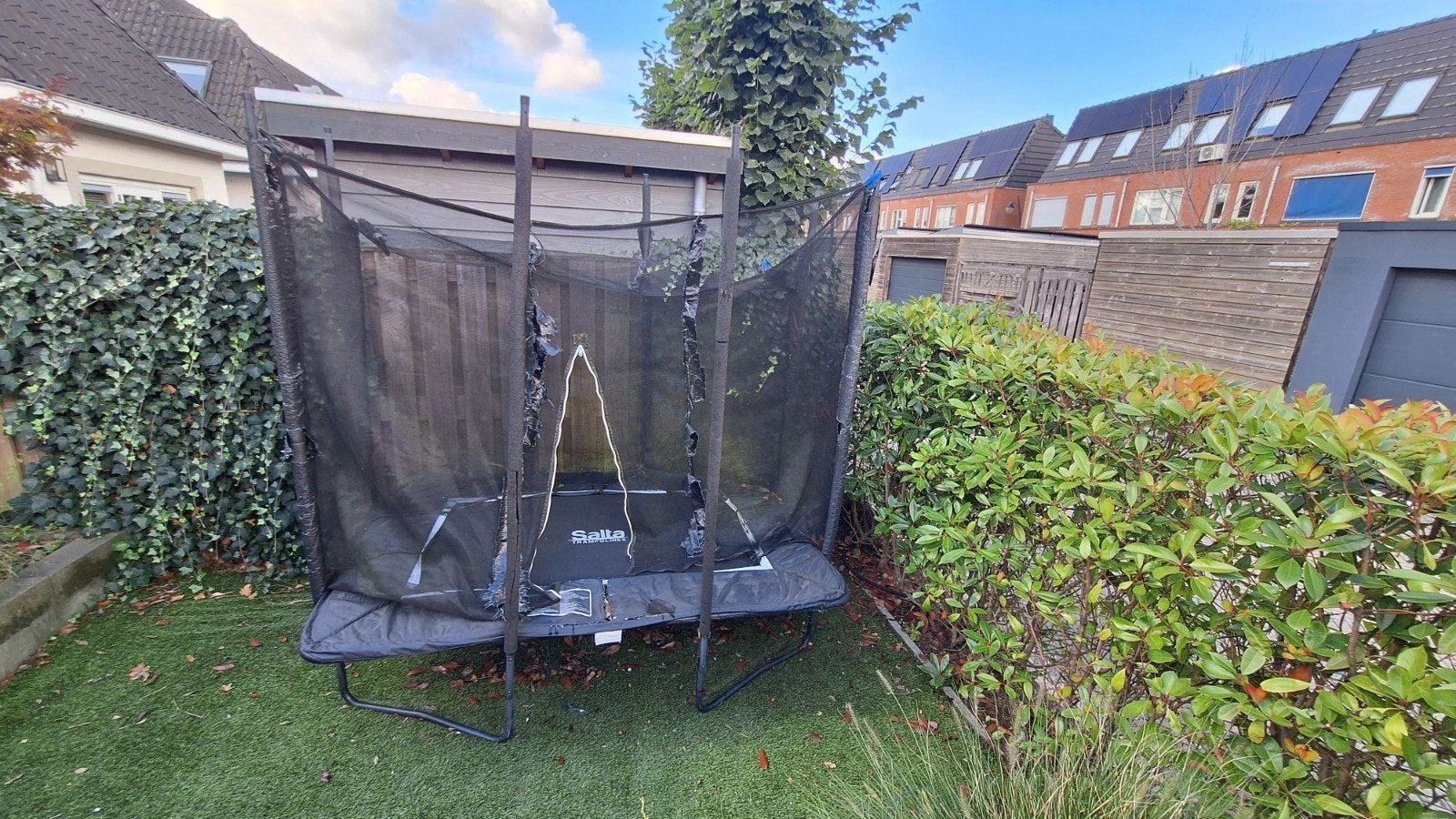 Salta Trampoline - Gebruikt met beschadigd net, Kinderen en Baby's, Speelgoed | Buiten | Trampolines, Ophalen, Gebruikt