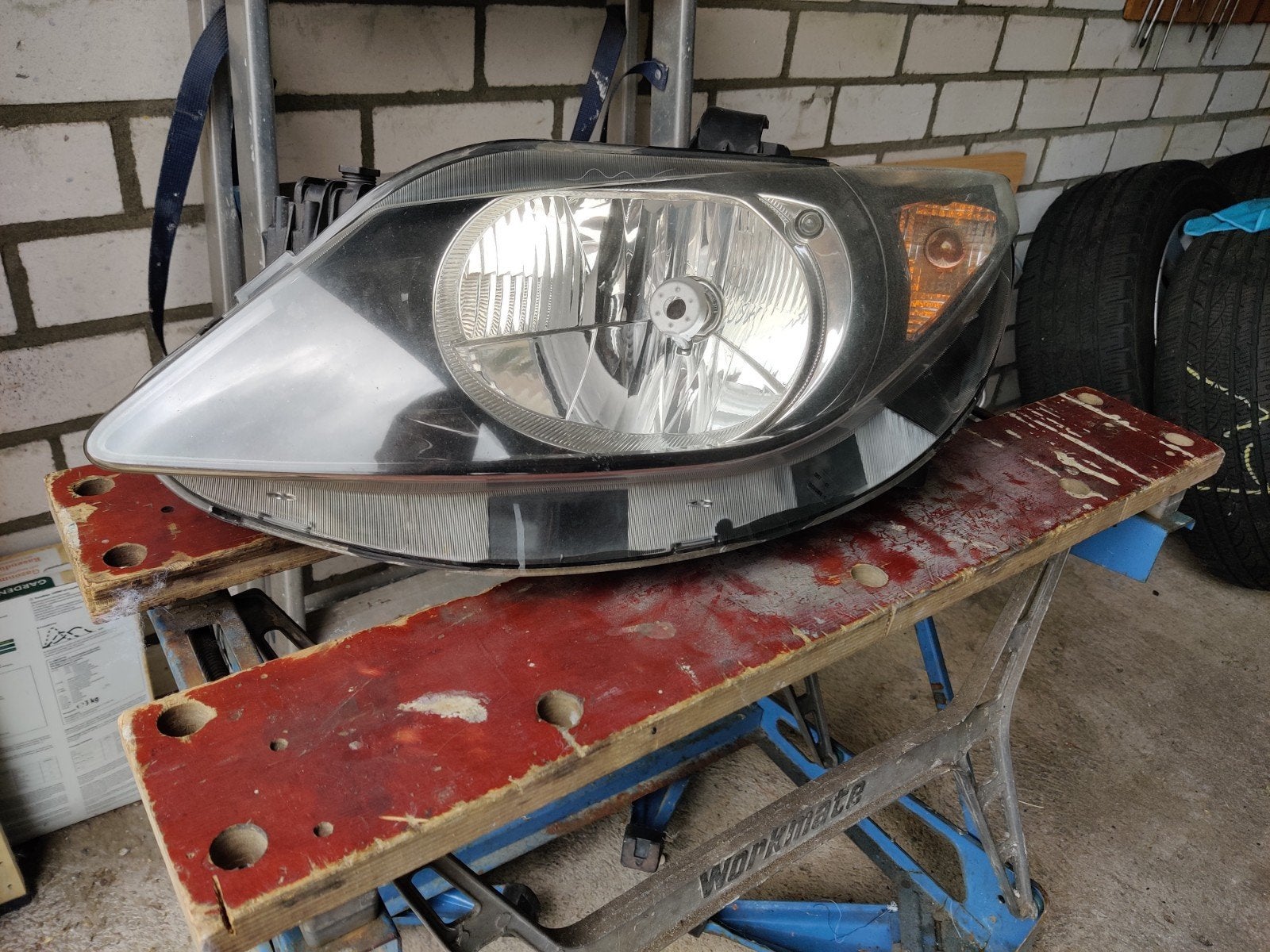 Koplamp Seat Ibiza 6J 2008 - Helder en Heel, Auto-onderdelen, Ophalen of Verzenden, Seat