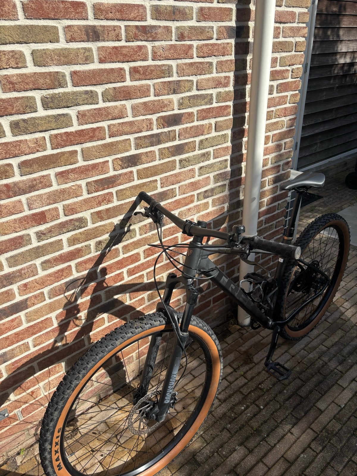 Foto 5 van Trek X-Caliber 8 2023 Satin Lithium Grey 29 inch