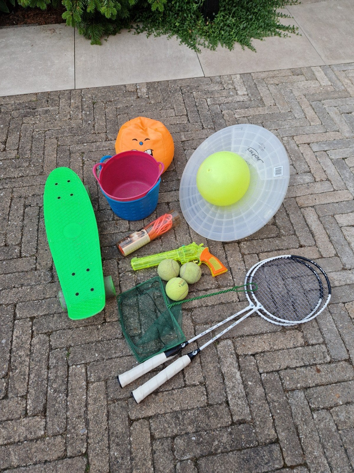 Diverse speelgoedset: skateboard, badminton, ballen en meer, Ophalen of Verzenden, Gebruikt