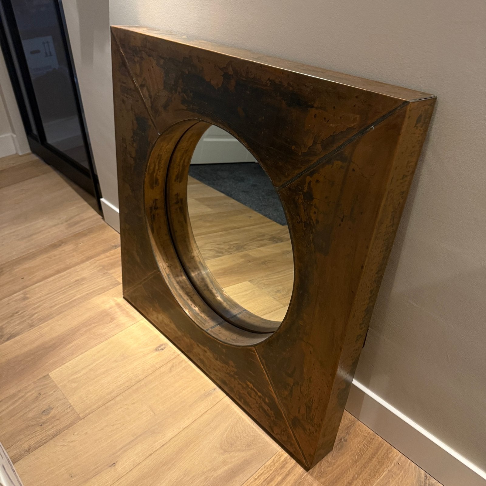 Mooie zware spiegel met bronzen omlijsting., Ophalen, Vierkant, Zo goed als nieuw, 75 tot 100 cm