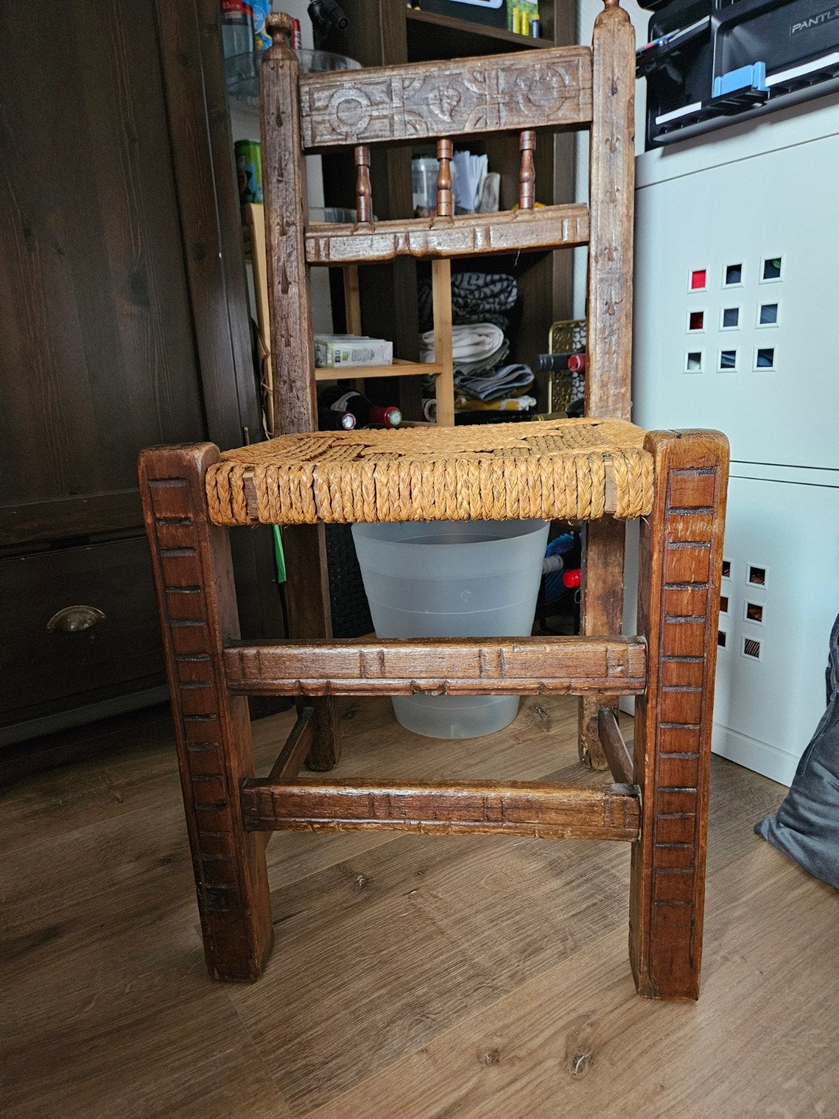 oude en/of antieke eettafelstoelen,  hout, Huis en Inrichting, Stoelen, Ophalen, Gebruikt, Bruin, Hout