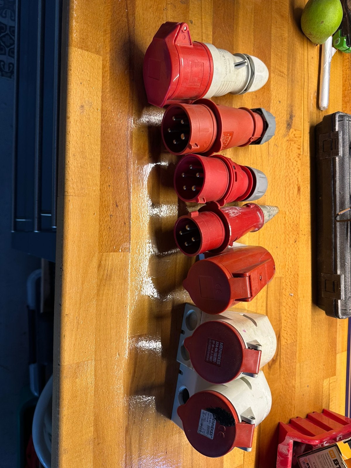 32A muurdozen en stekkers/ contrastekkers, Ophalen of Verzenden, Gebruikt, Overige merken, Stekkerdoos
