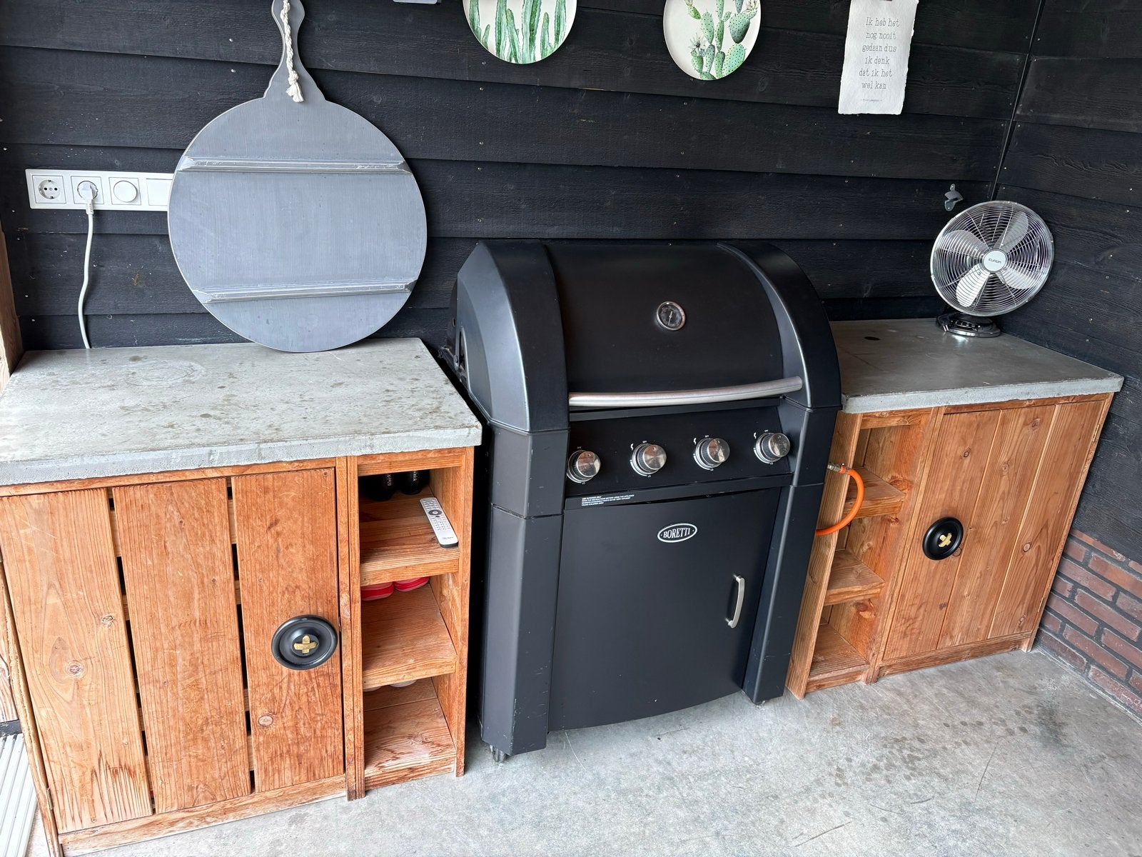 Boretti gasbarbecue met zijtafels, Ophalen, Gebruikt