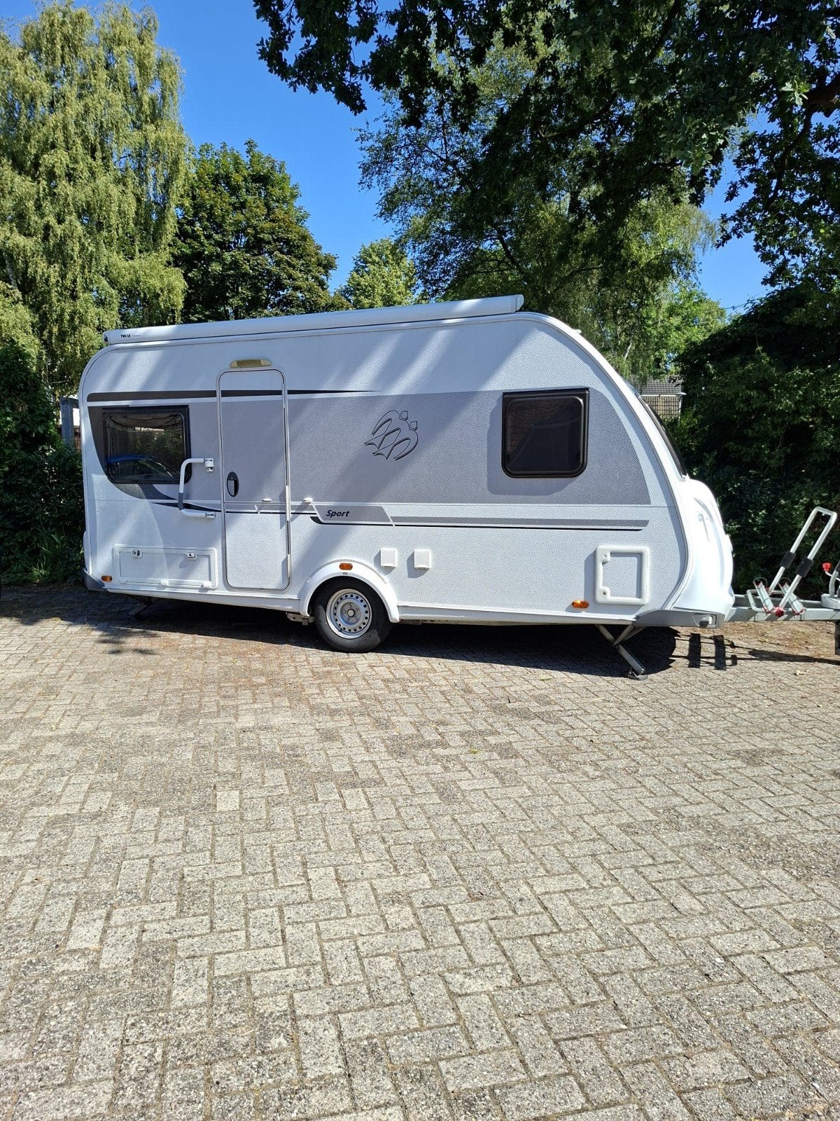 Knaus Sport 450 FU - Compacte en complete caravan, Caravans en Kamperen, Caravans, Rondzit, Particulier, 4 tot 5 meter, Knaus