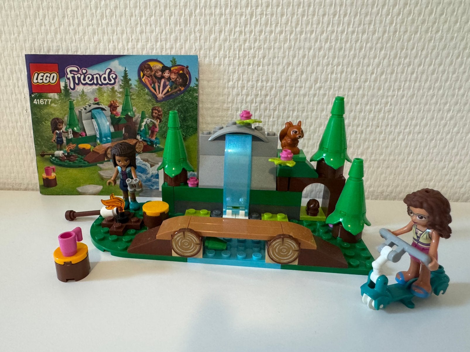 LEGO Friends Waterval in het bos, Ophalen