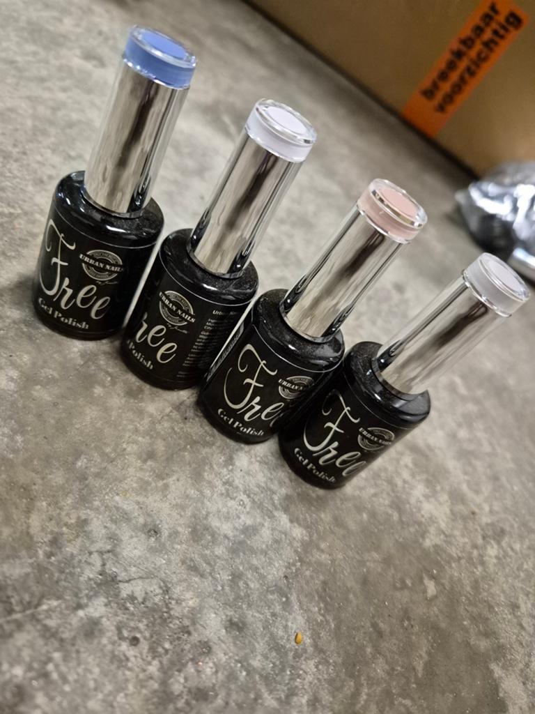 Nieuw 4x urban nails free gelpolish tpo& hema vrij (pakket3), Overige kleuren, Nieuw, Ophalen of Verzenden, Handen en Nagels