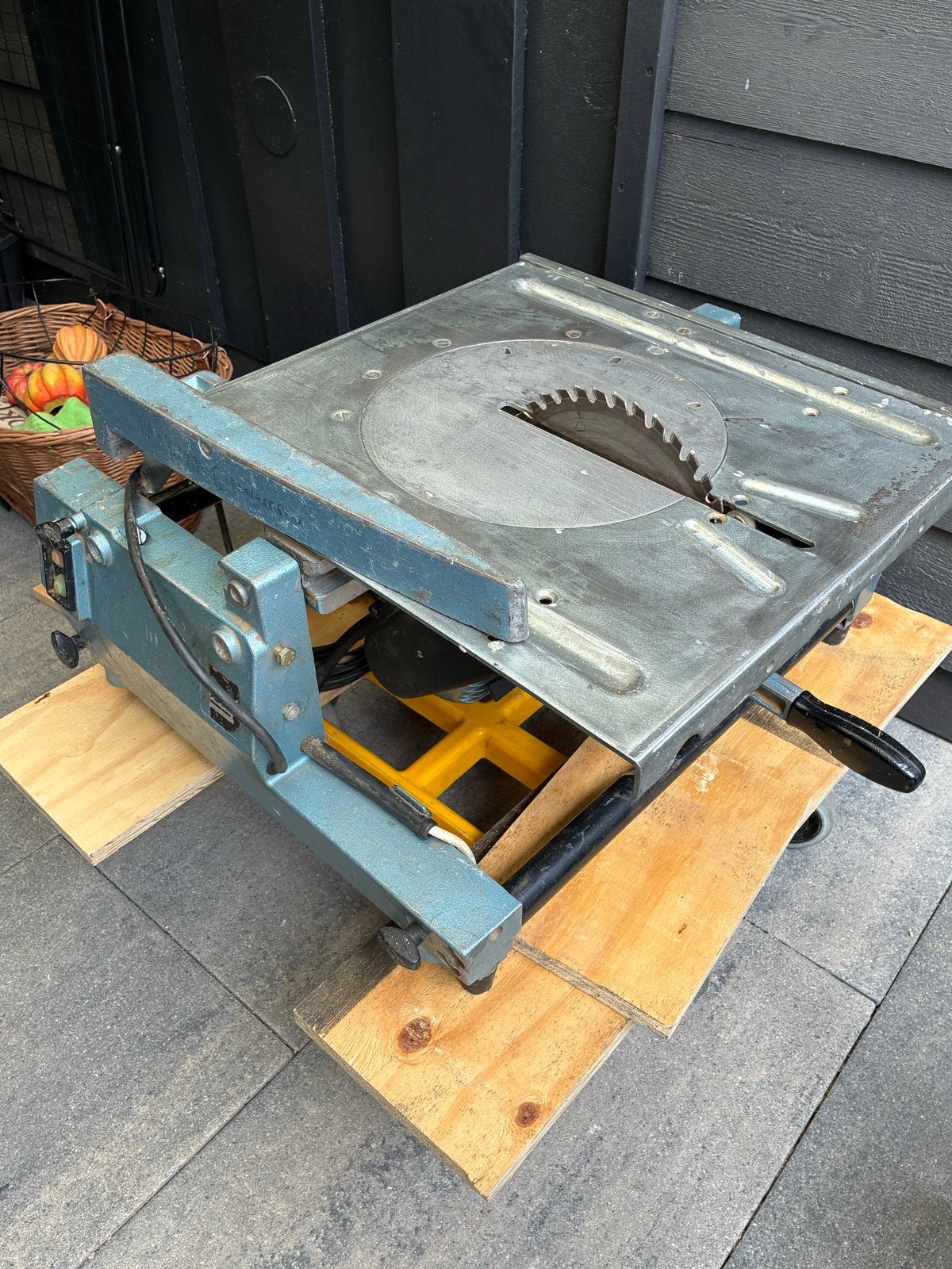 Elu  flipoverRobuust en Functioneel, Gebruikt, Cirkelzaag, 600 tot 1200 watt, Ophalen of Verzenden