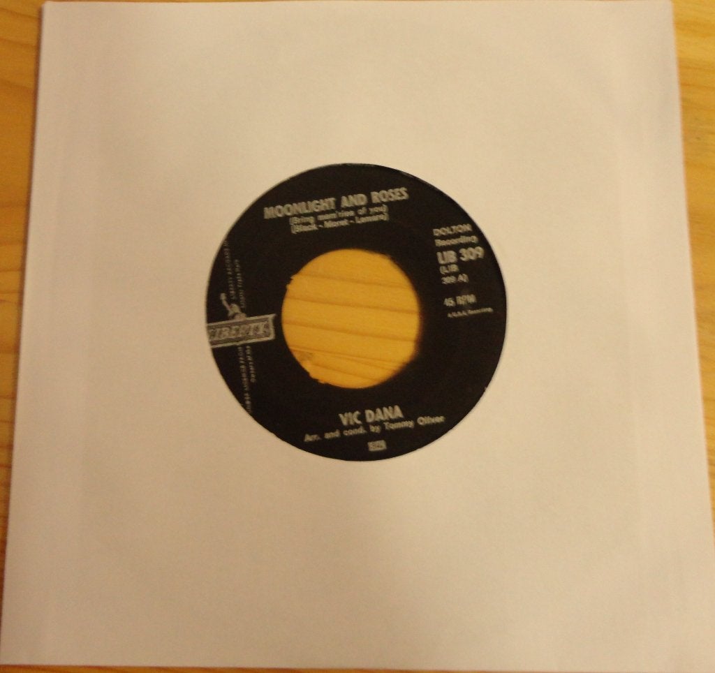 Vic Dana > Moonlight and Roses, Ophalen of Verzenden, Gebruikt, 7 inch, Pop