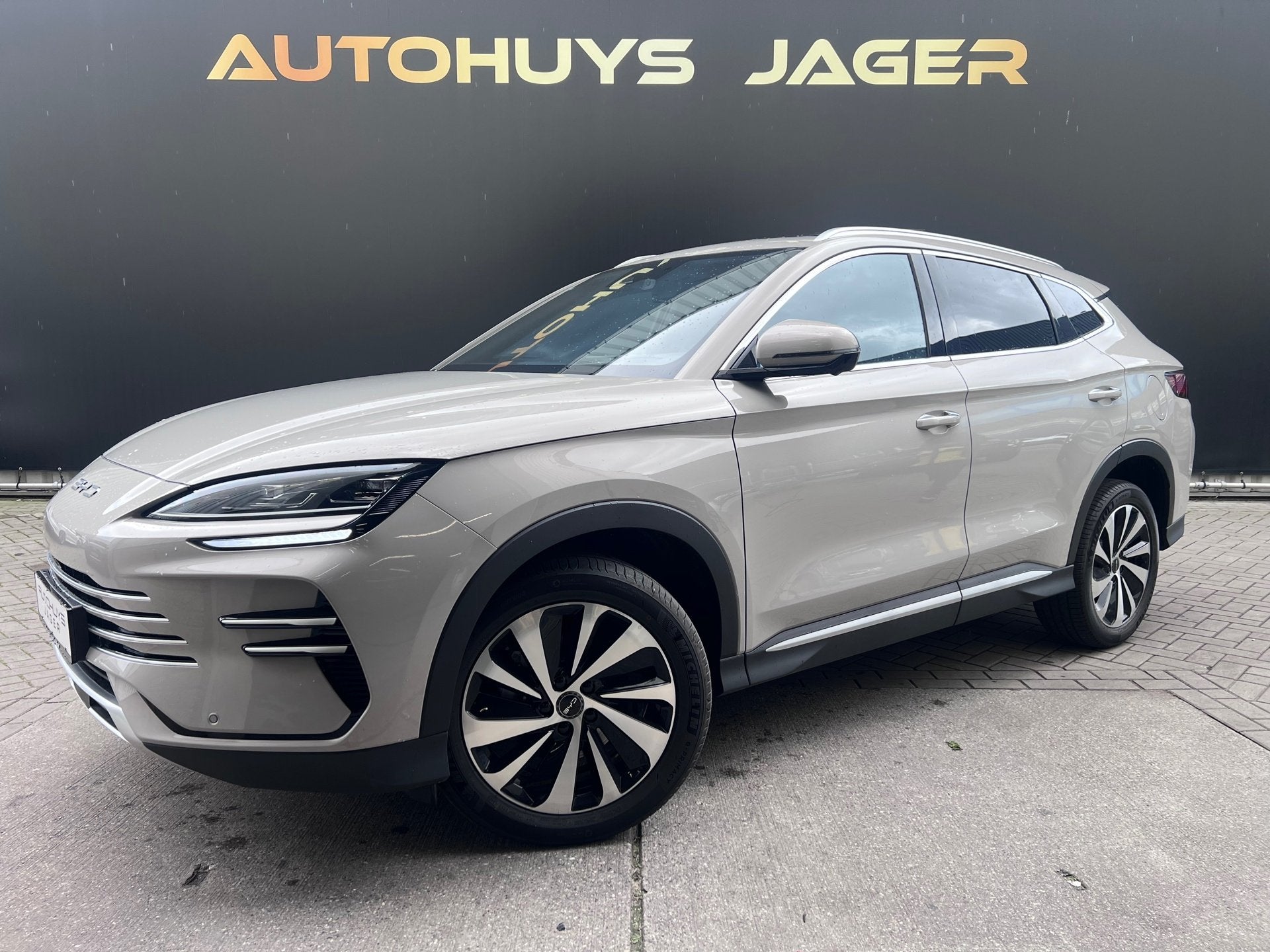 BYD SEAL U 1.5 T DM-i AWD Design - Longe Range Pano HUD Vent, Auto's, Automaat, Dealer onderhouden, 1498 cc, Beige