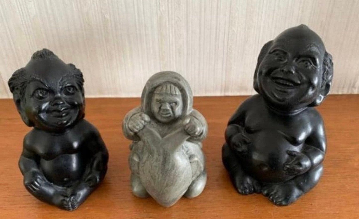 Set van 3 vintage beeldjes: 2 lachende figuren, 1 Inuit, Groep mensen, Minder dan 20 cm, Verzenden, Handgemaakt