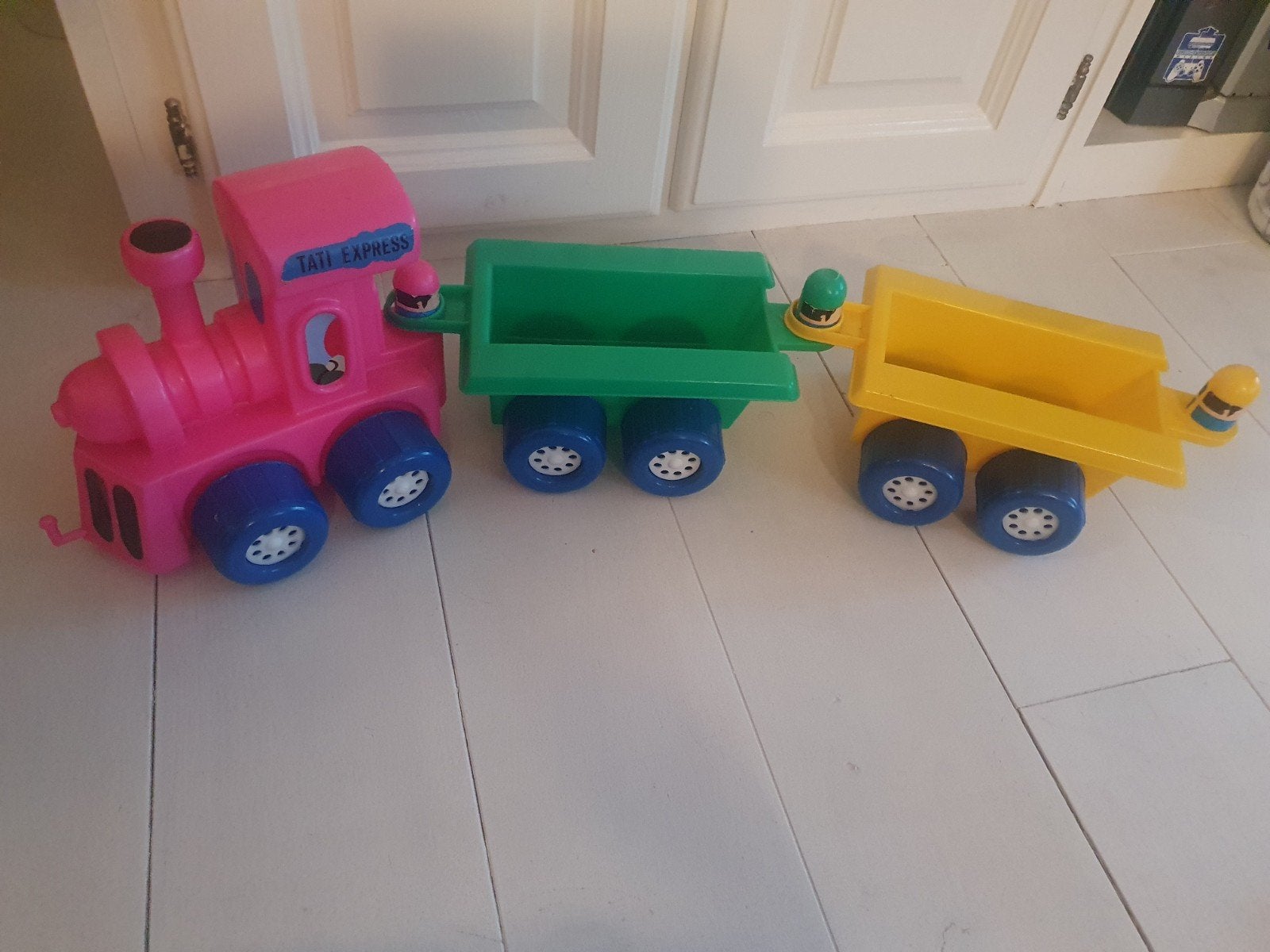 Te koop trein met wagons, Ophalen