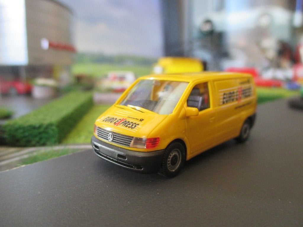 Mercedes Benz W638 Vito Deutsche Post Euro Express koerier, Hobby en Vrije tijd, Ophalen of Verzenden, Zo goed als nieuw, Bus of Vrachtwagen