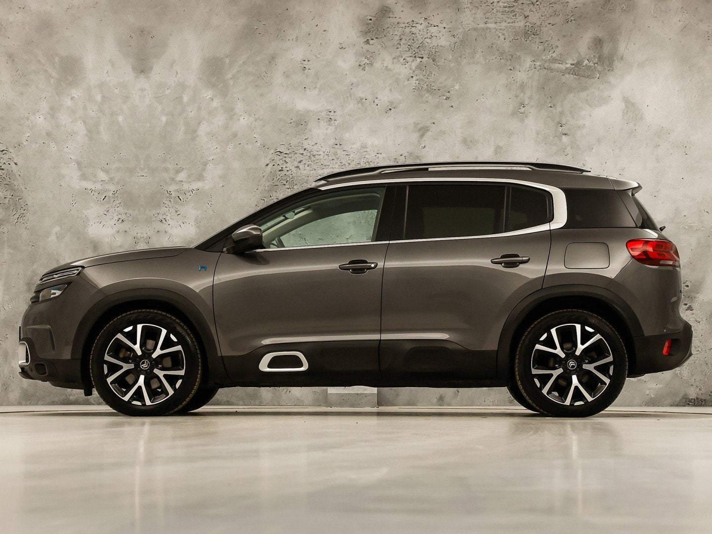 Citroën C5 Aircross 1.6 Plug-in Hybrid 225 Shine 225Pk Auto, 12 maanden, Verwarmde buitenspiegels, Gebruikt, 4 cilinders