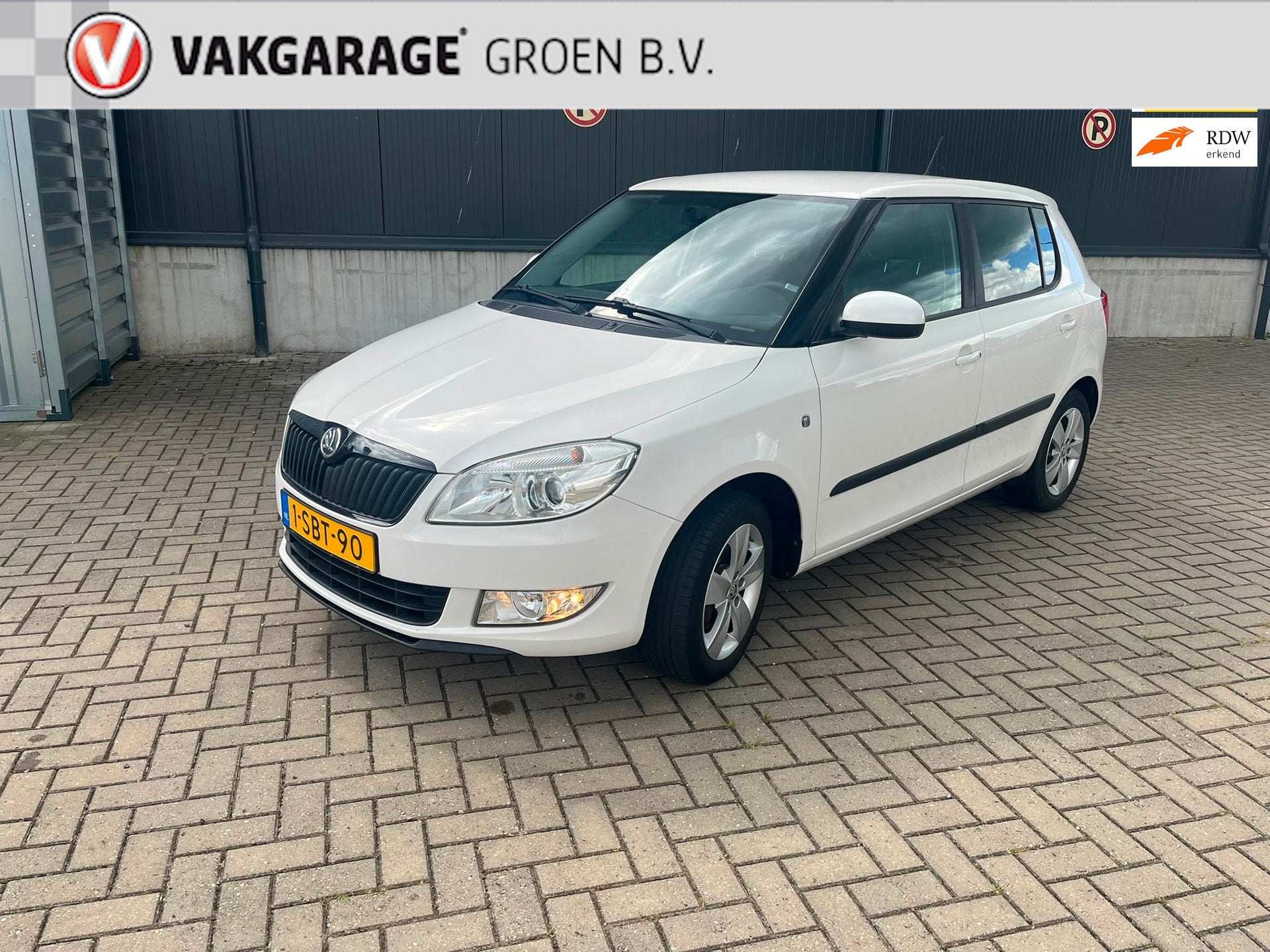 Skoda Fabia 1.2 TSI Fresh / clima / cruise / trekh / l.m. ve, Auto's, Voorwielaandrijving, Euro 5, Zwart, 4 cilinders