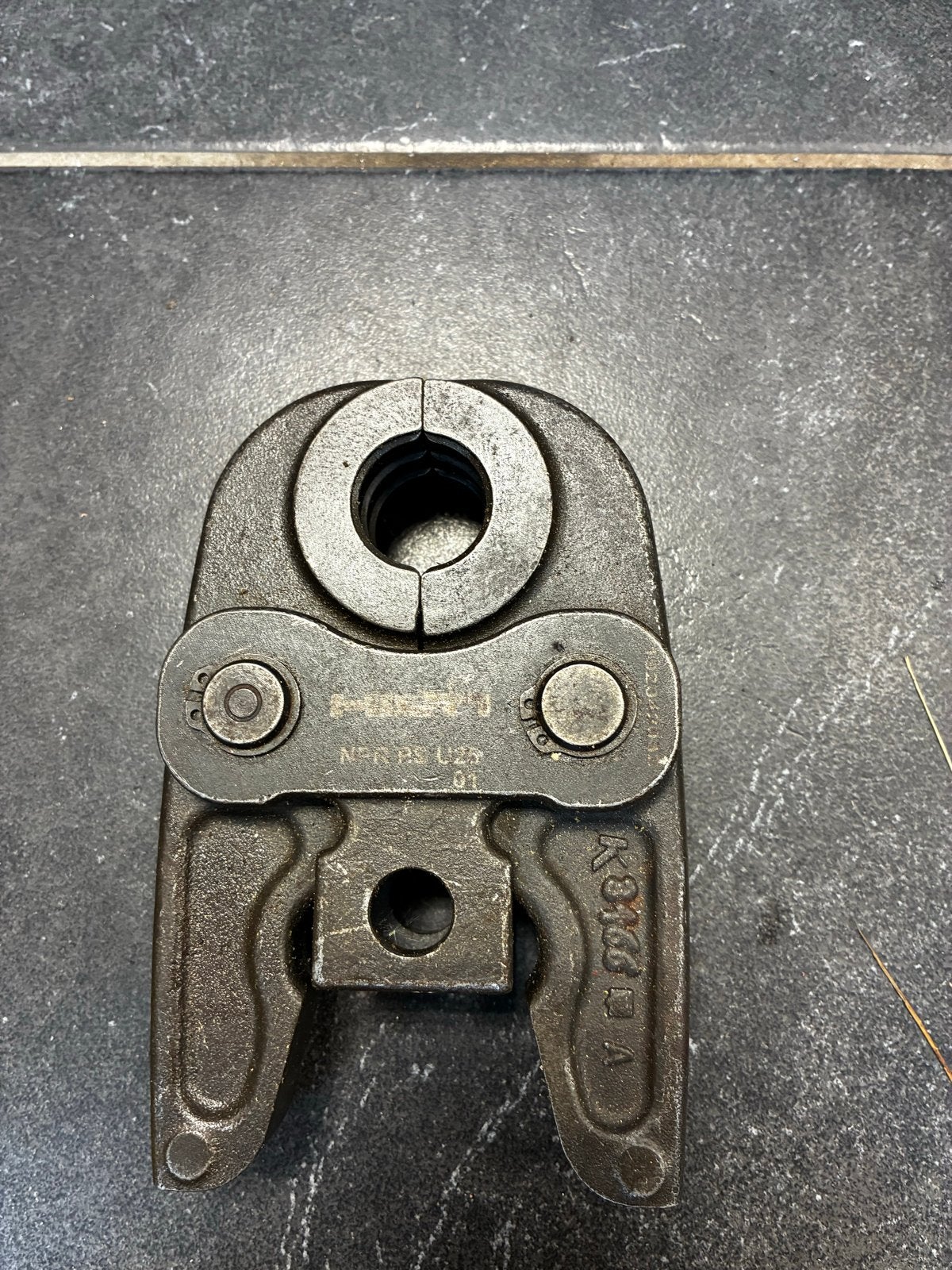 Persbek Hilti U25, Ophalen of Verzenden, Gebruikt