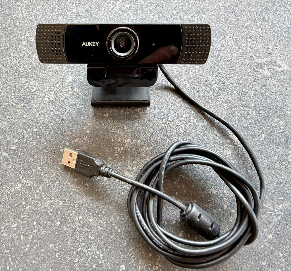 Aukey webcam full-HD, Ophalen, Zo goed als nieuw, Monitorclip, Bedraad