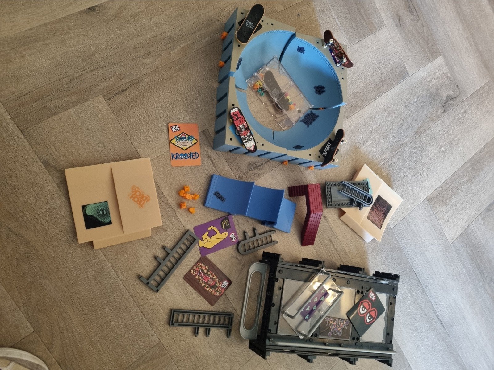 Tech Deck Fingerboard Skateboard Set met Ramp en Accessoires, Verzamelen, Ophalen, Zo goed als nieuw