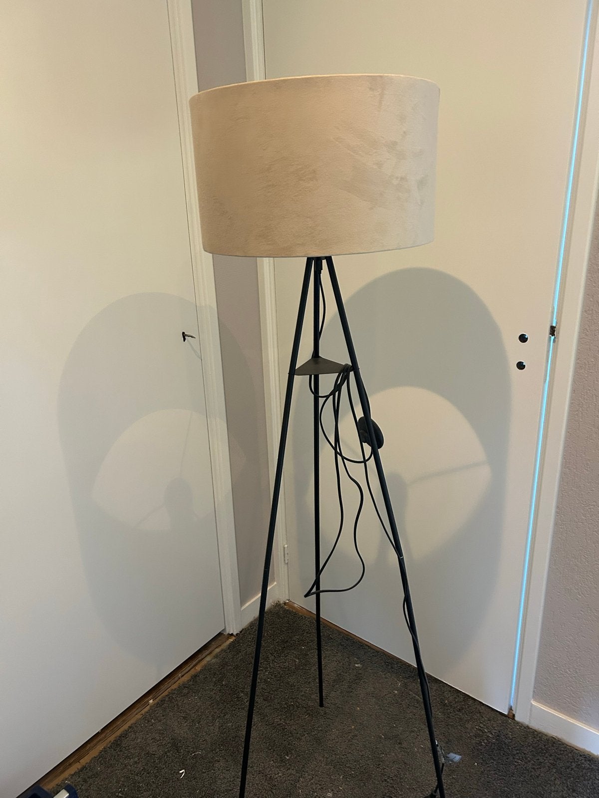 Stijlvolle staande lamp met stoffen kap, Ophalen, E27 (groot), Zo goed als nieuw, Metaal