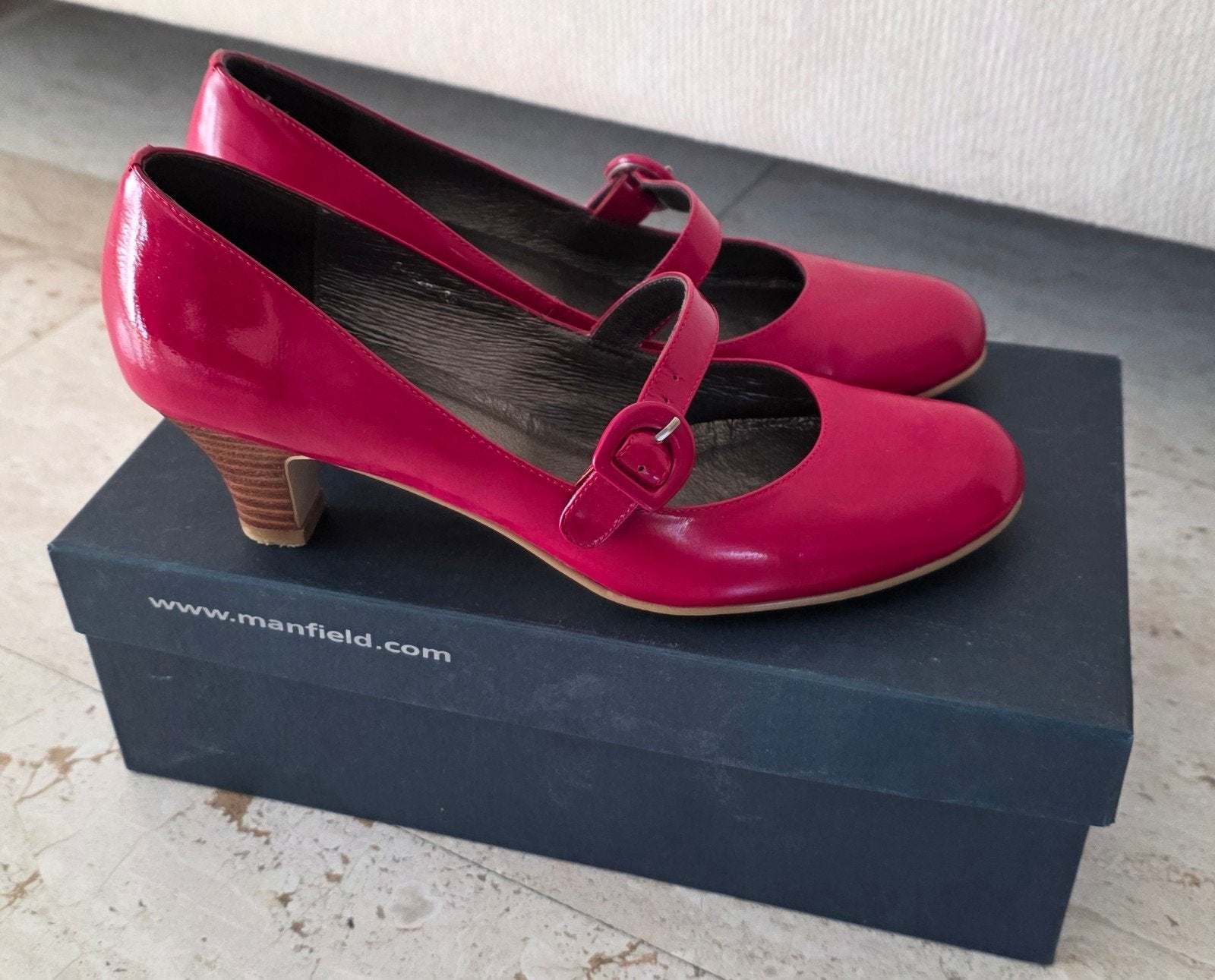 Superleuke Manfield rode lakleren Mary Jane pumps - 38, Pumps, Verzenden, Zo goed als nieuw, Manfield