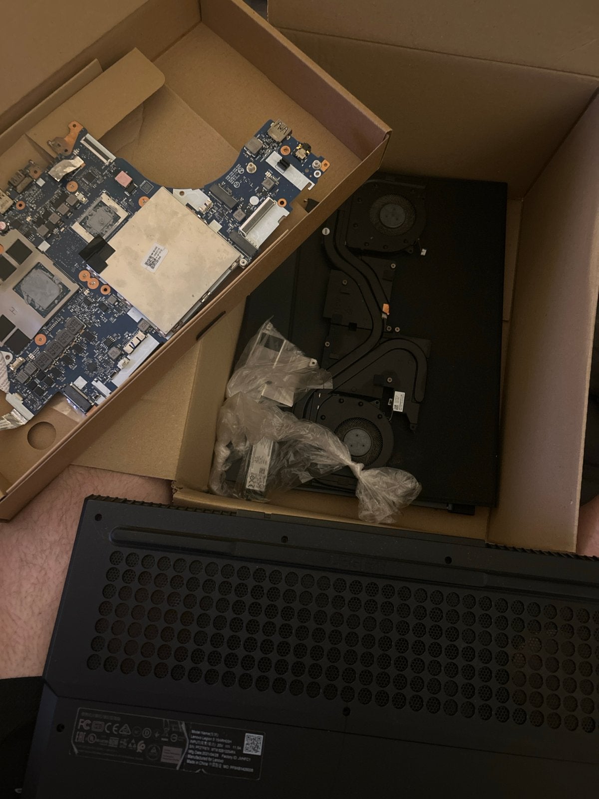 Lenovo 5 15ARH05H voor onderdelen (oplaadpunt defect), Computers en Software, Moederborden, Ophalen of Verzenden, Niet werkend