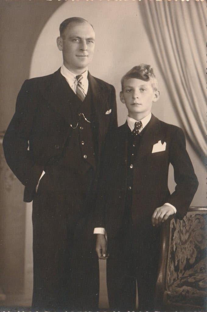 fotokaart   vader met   zoon  - communie kant  ? ?, Verzenden, Voor 1940, Zo goed als nieuw