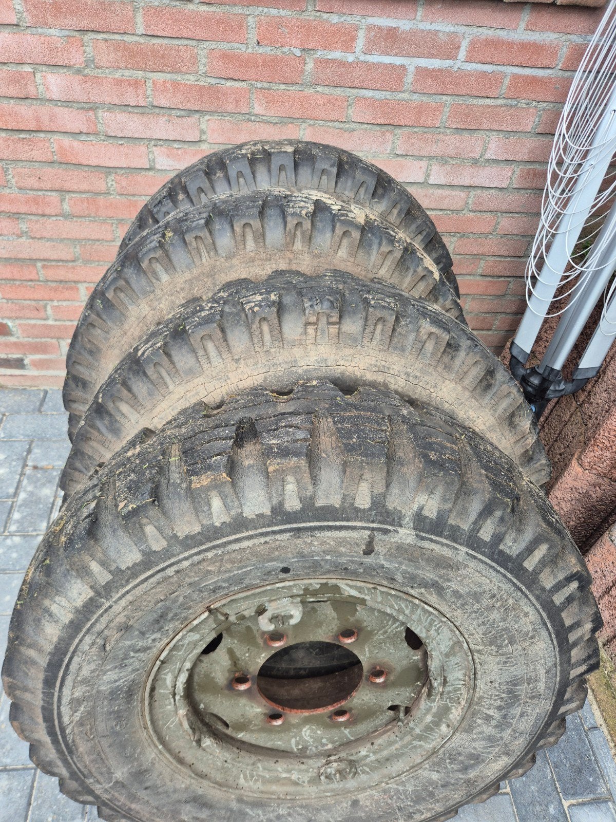 Banden 9.00x16 Daf ya 126, Ophalen, Gebruikt