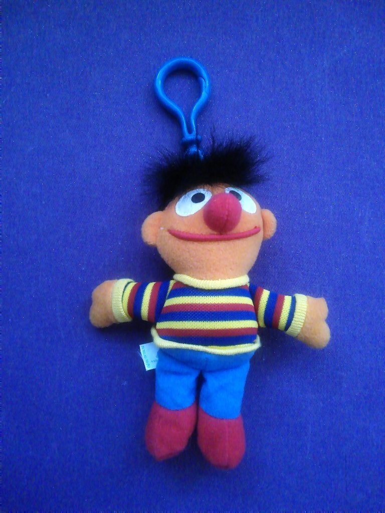 TYCO JIMS HENSON Knuffel ERNIE SLEUTELHANGER 1997 **Nieuw**, Overige karakters, Overige typen, Nieuw, Ophalen of Verzenden