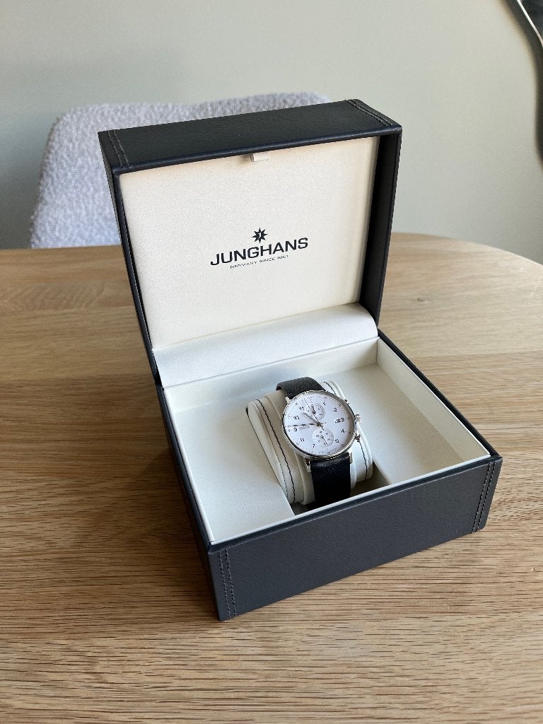 Junghans Form C Chronoscope quartz 41/4771.00, super staat, Sieraden, Tassen en Uiterlijk, Overige merken, Leer, Staal, Polshorloge