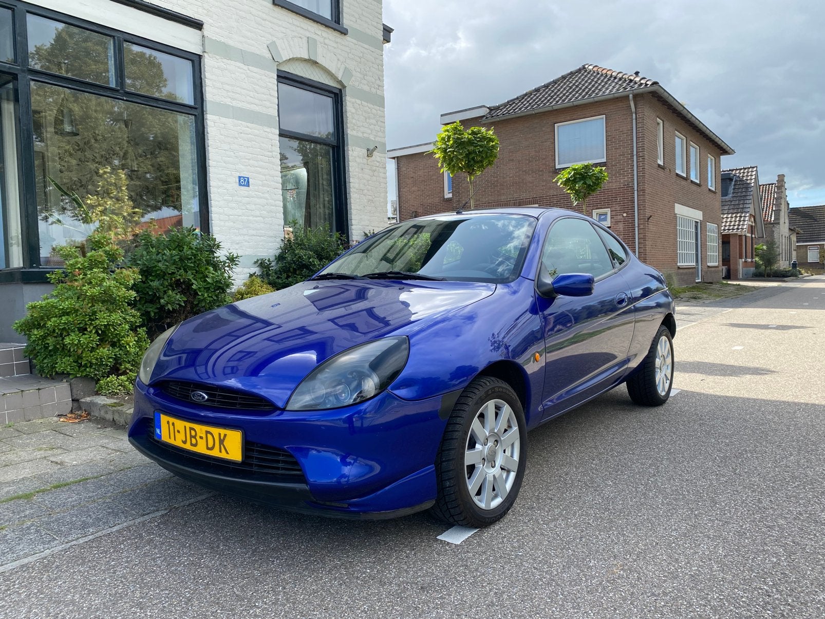 Ford Puma 1.7 2002 Blauw Airco Leder, Voorwielaandrijving, 125 pk, Puma, Zwart