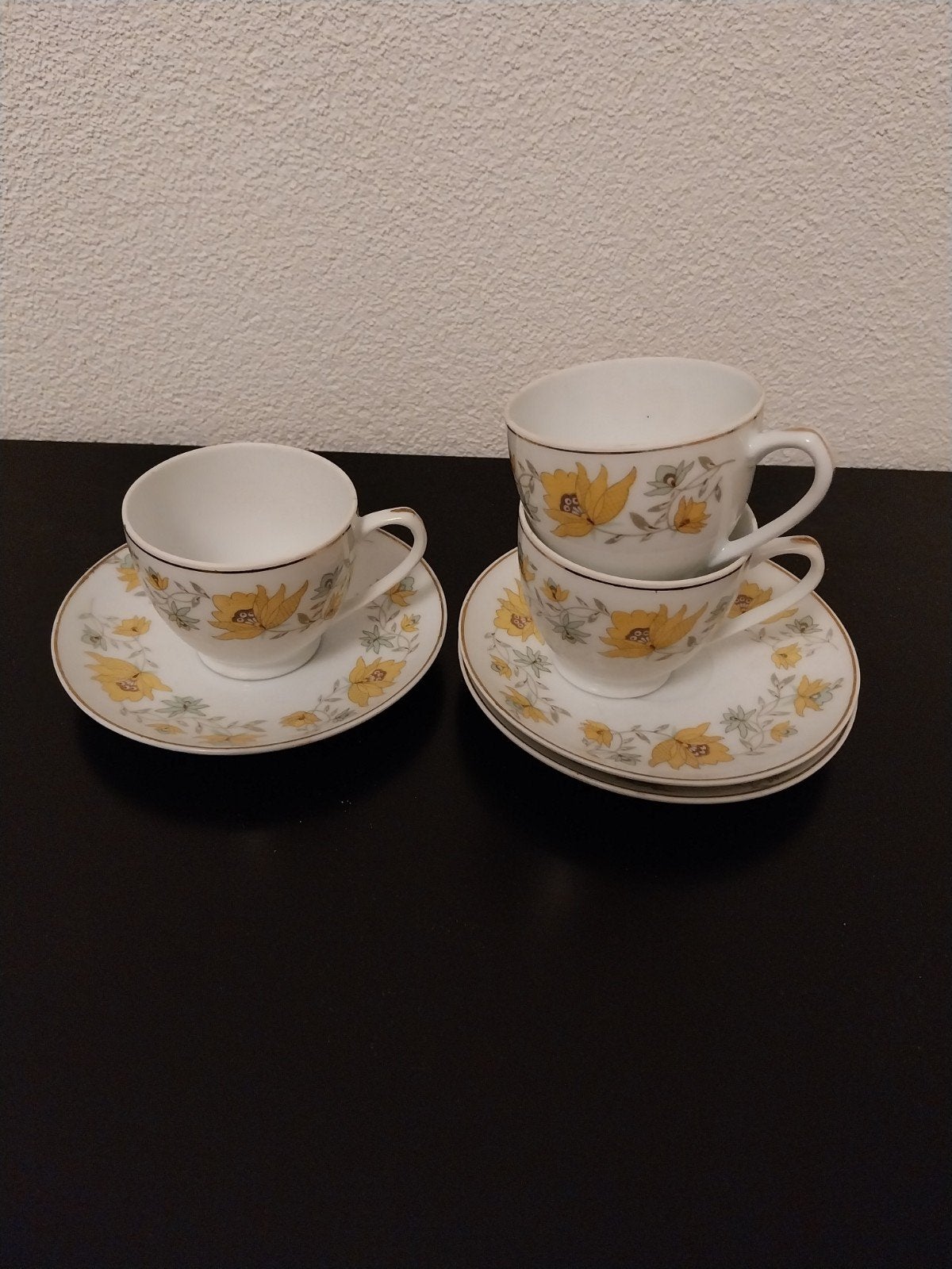 Set van 3 Vintage Chinese Kop en Schotels met Gele Bloemen, Ophalen