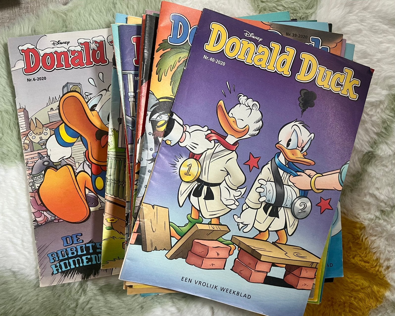 Donald Duck jaargang 2020 nr 6 tm 40, Boeken, Europa, Ophalen of Verzenden, Zo goed als nieuw, Meerdere comics