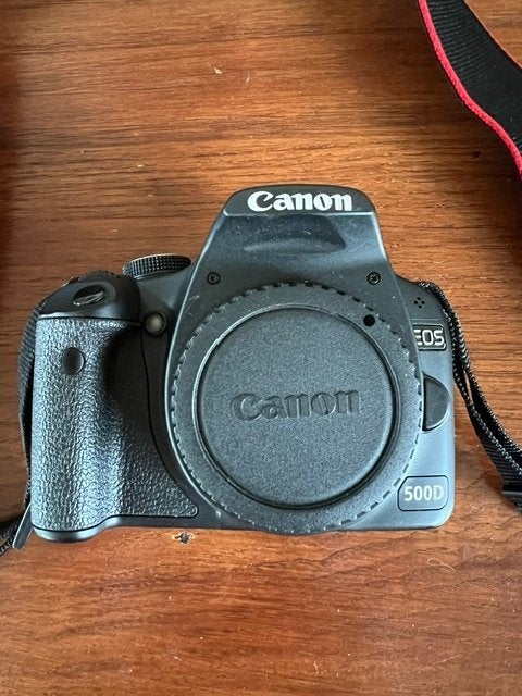 Canon EOS 500D (DSLR) Body | inclusief accu / oplader & Riem, Ingebouwde flitser, Gebruikt, Spiegelreflex, Canon