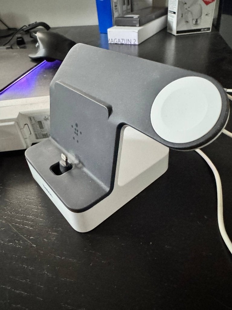 Belkin PowerHouse AppleWatch + Iphone Charger dock, Lightning, Oplaadstation, Ophalen of Verzenden, Zo goed als nieuw