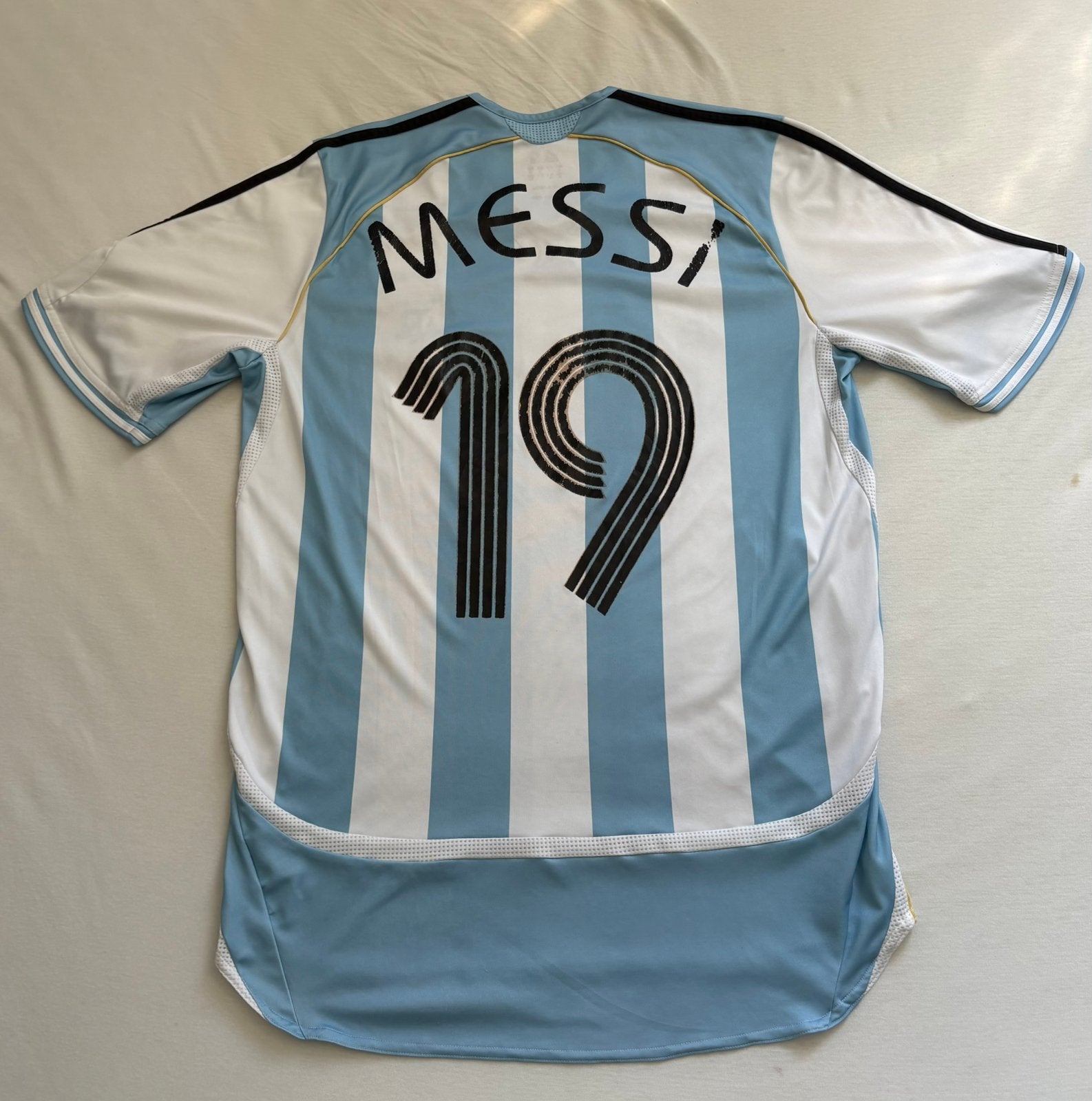 #19 Messi Adidas Argentinië 2006 Thuisshirt Maat M 739802, Maat M, Verzenden, Zo goed als nieuw, Shirt