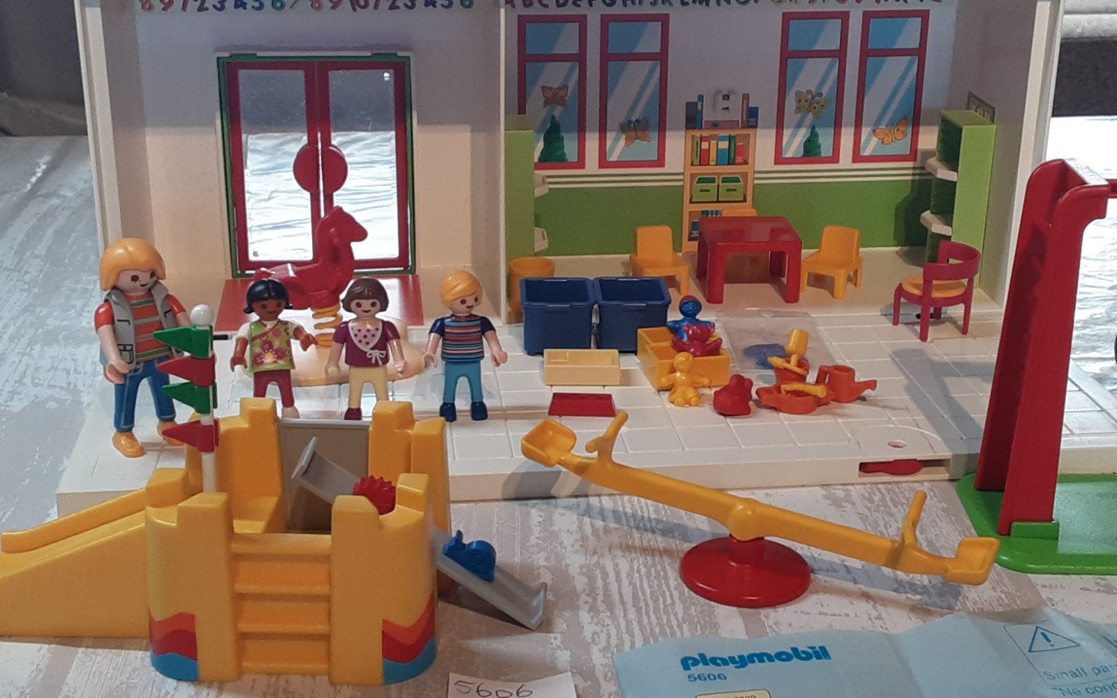 5606 kleuterschool meeneemkoffer, Kinderen en Baby's, Speelgoed | Playmobil, Ophalen of Verzenden, Zo goed als nieuw, Complete set